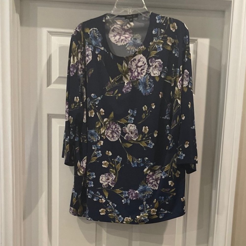 Vikki Vi Jersey Navy Floral  3/4 sleeve Tunic